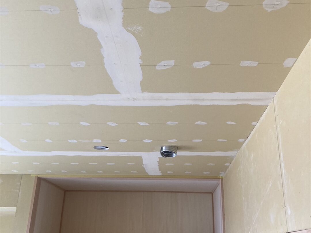 天井塗装の下地処理